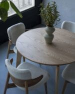 میز و صندلی گرد غذاخوری ساده چوب و پارچه