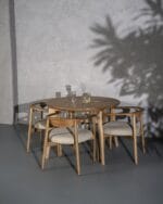 میز و صندلی گرد غذاخوری 4 نفره چوب و پارچه مناسب رستوران و کافه